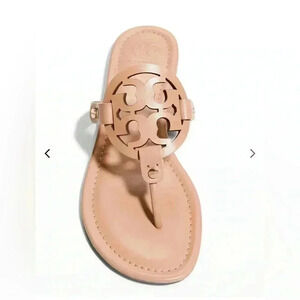 Tory Burch Miller, size: 8.5, light makeup